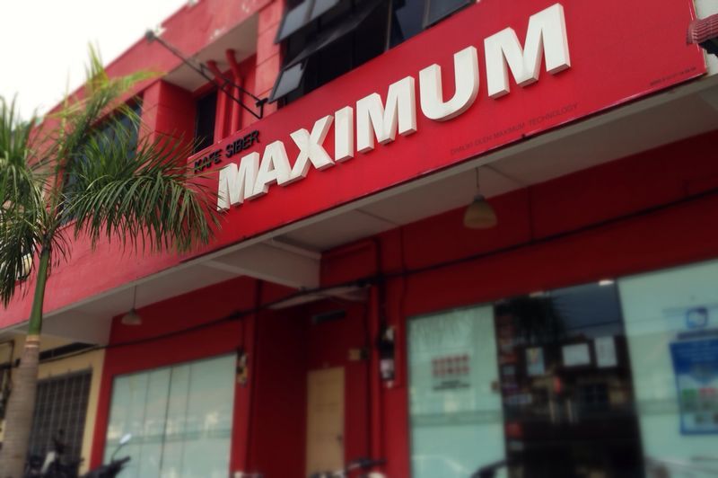 Maximum Internet Cafe