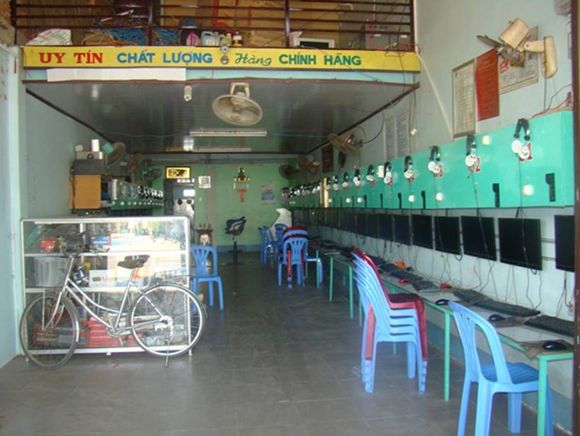 Vietnam Cyber cafe